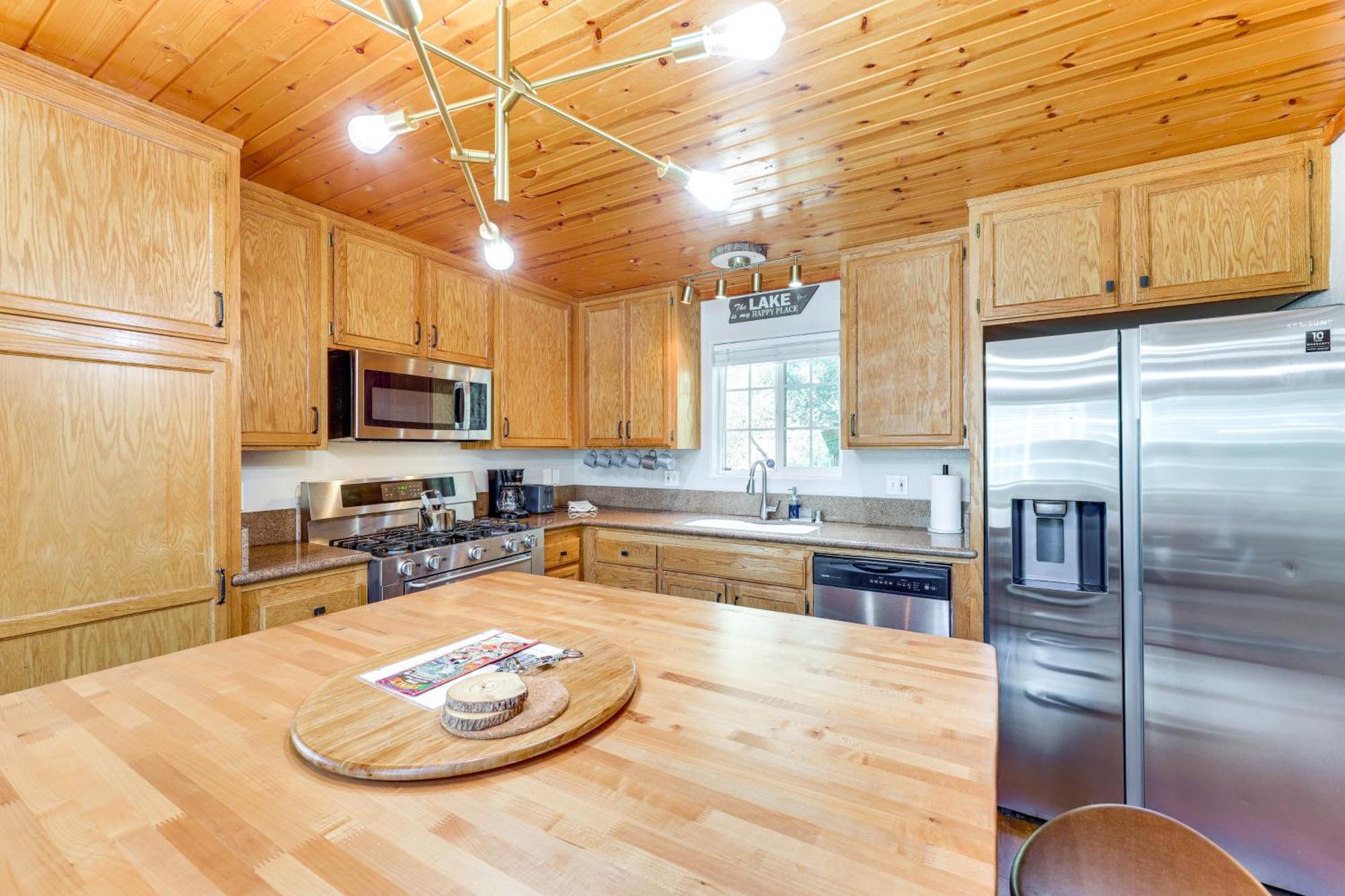 Remodeled Crestline Retreat Walk To Lake Gregory! מראה חיצוני תמונה